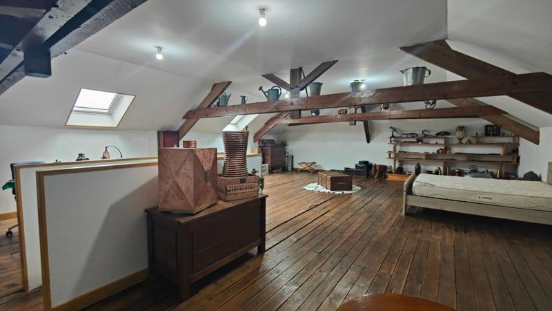 Maison - 361 m² - 8 pièces