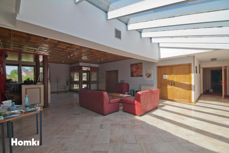 Maison - 1 500 m² - 10 pièces