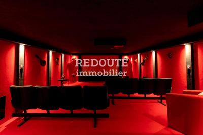 Villa - 738 m² - 16 pièces