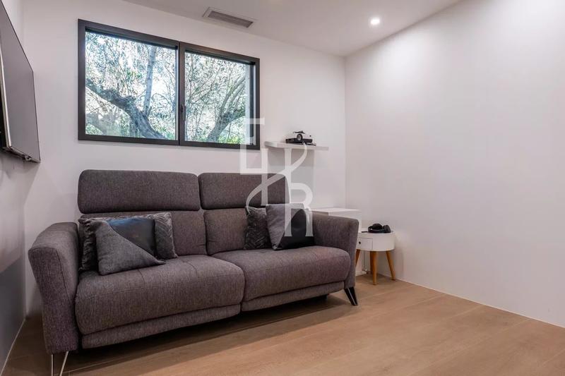 Villa - 245 m² - 5 pièces