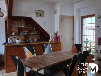 Maison - 138 m² - 7 pièces