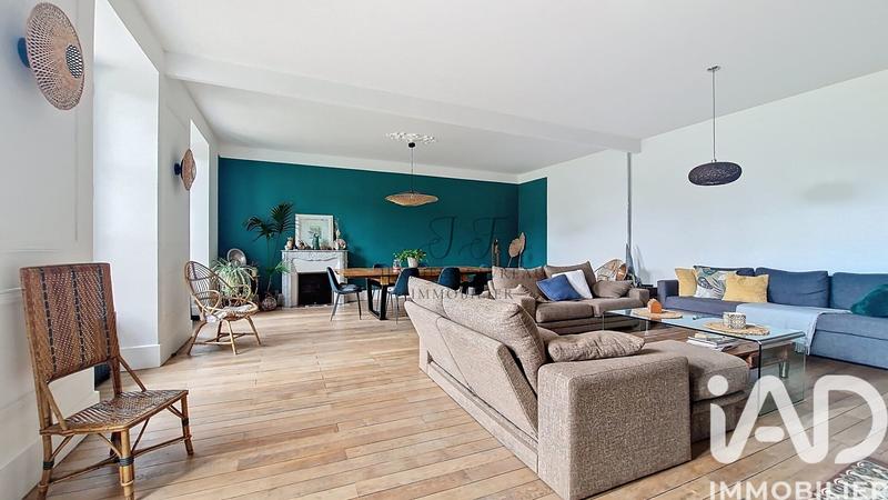 Maison - 262 m² - 7 pièces