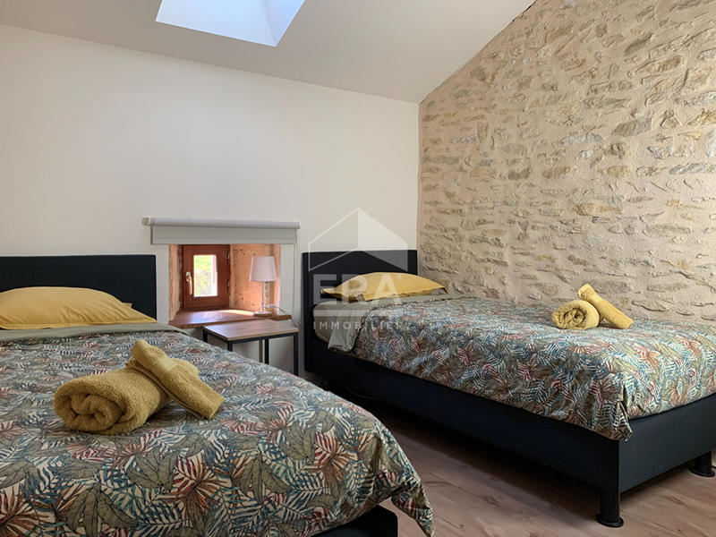 Maison - 284 m² - 10 pièces