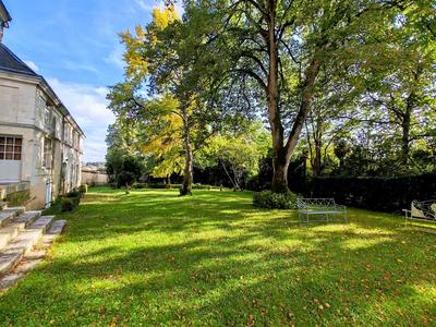 Maison - 422 m² - 10 pièces