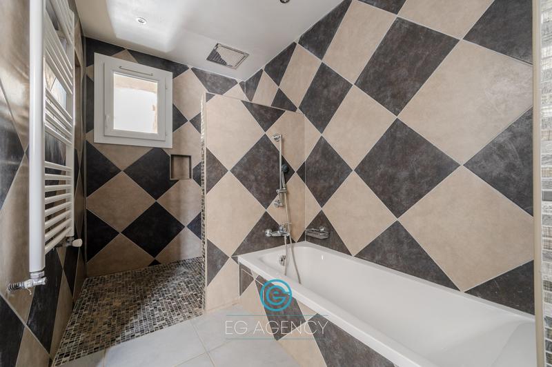 Appartement - 97 m² - 4 pièces