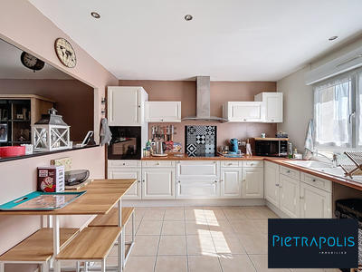 Appartement - 93 m² - 4 pièces