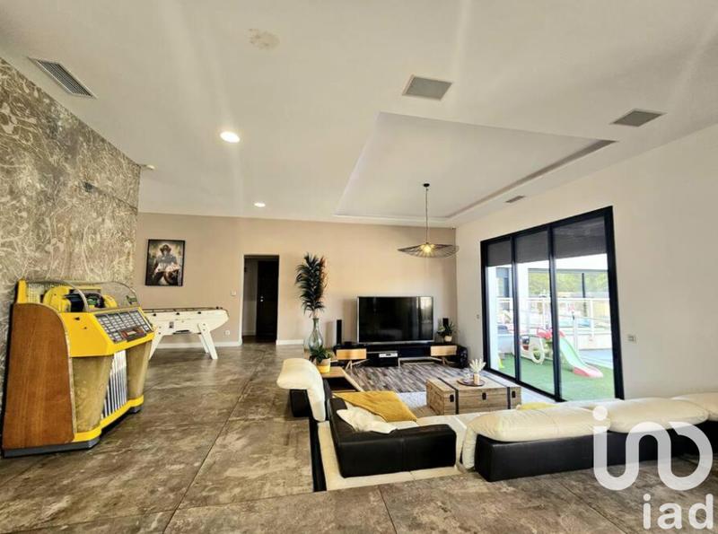 Maison - 336 m² - 8 pièces