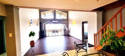 Maison - 234 m² - 6 pièces