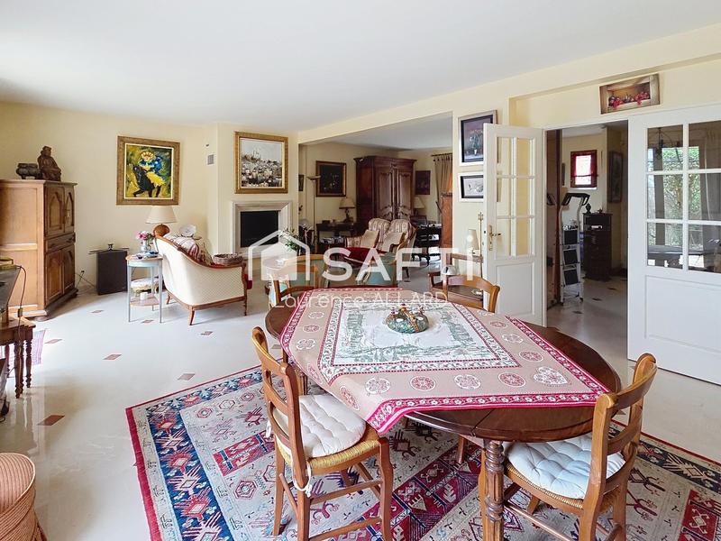 Maison - 184 m² - 7 pièces