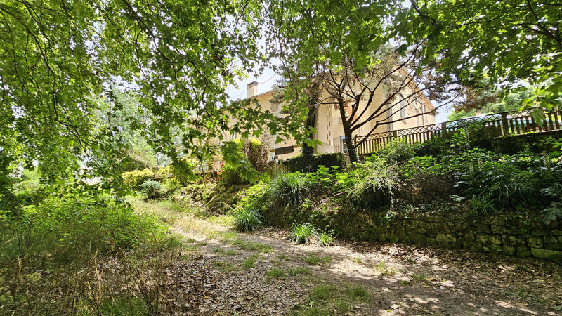 Maison - 600 m² - 20 pièces