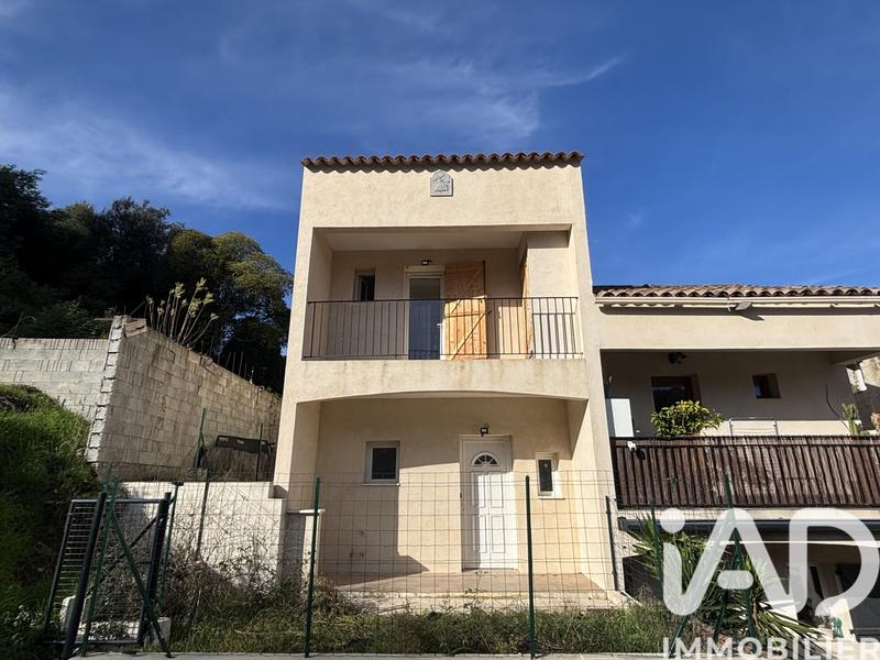 Appartement - 100 m² - 2 pièces