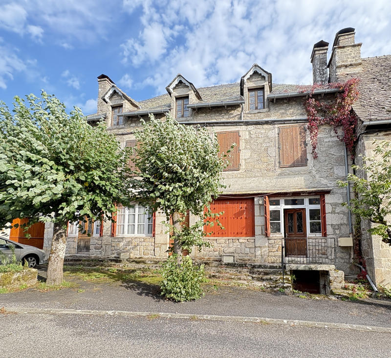 Maison de village - 208 m² - 8 pièces