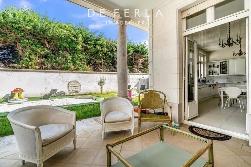 Hôtel particulier - 326 m² - 10 pièces