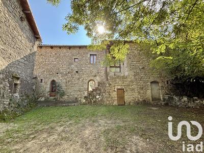 Maison - 210 m² - 7 pièces