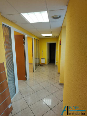Local commercial - 115 m²