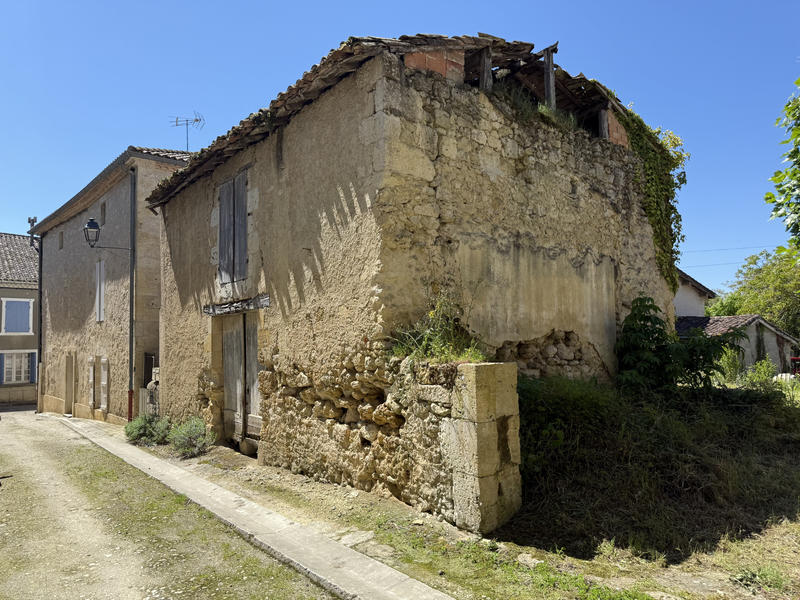 Maison de village - 200 m² - 2 pièces