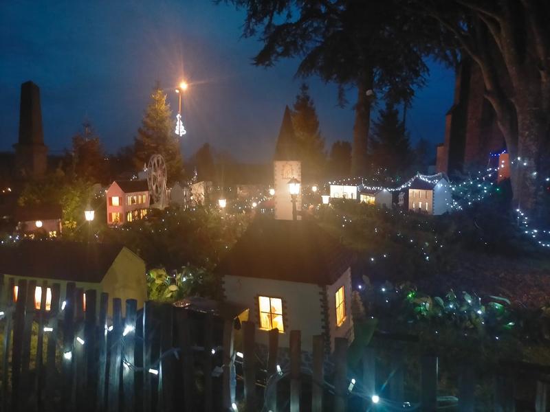 Village miniature illuminé