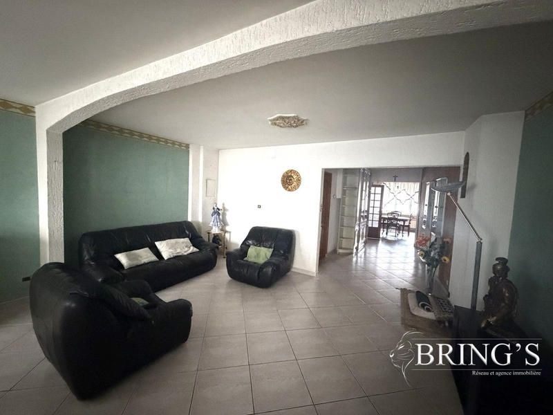 Maison traditionnelle - 202 m² - 7 pièces