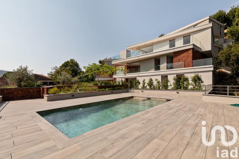 Appartement - 141 m² - 3 pièces