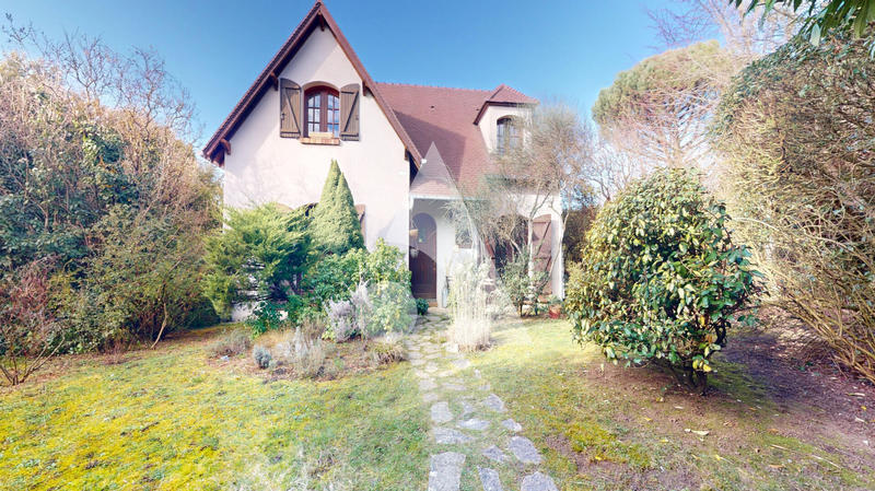 Maison - 103 m² - 7 pièces