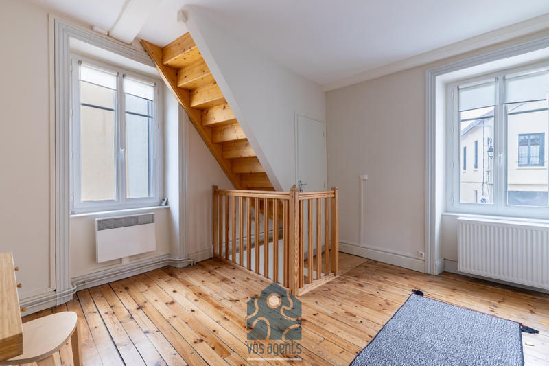 Maison - 280 m² - 8 pièces