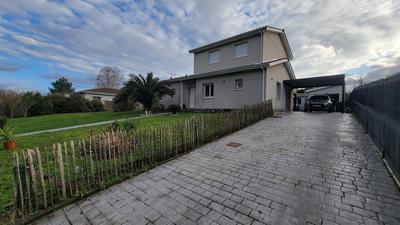 Maison - 193 m² - 9 pièces