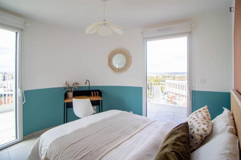 Chambre - 10 m² - 5 pièces