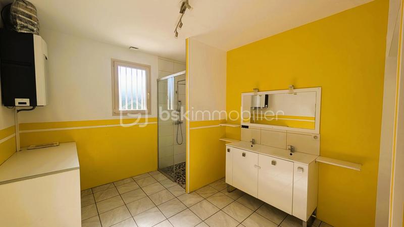 Maison traditionnelle - 176 m² - 8 pièces