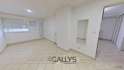 Appartement - 184 m² - 5 pièces