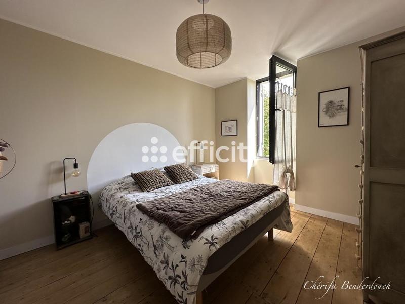 Maison en pierre - 212 m² - 8 pièces