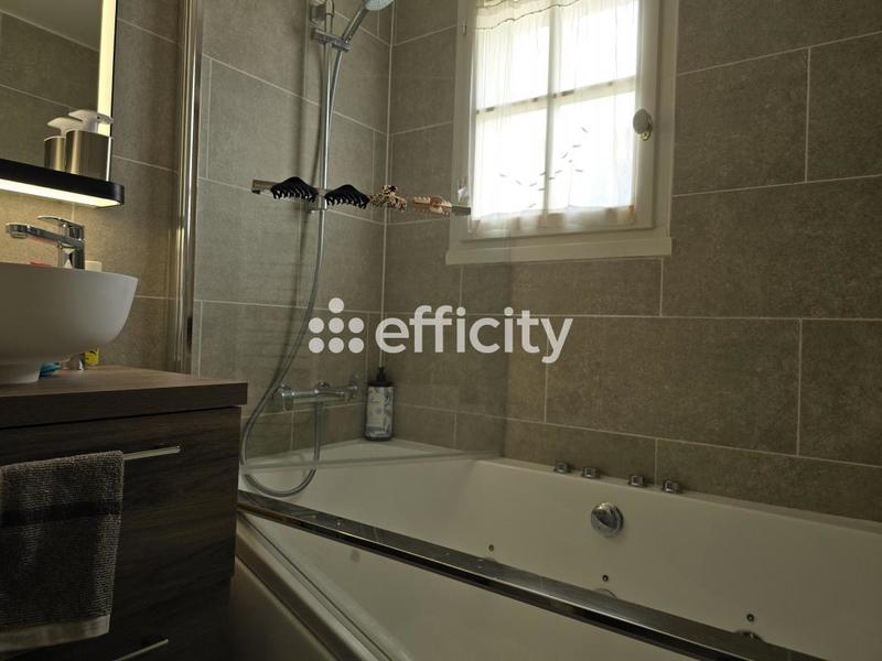 Maison - 99 m² - 4 pièces