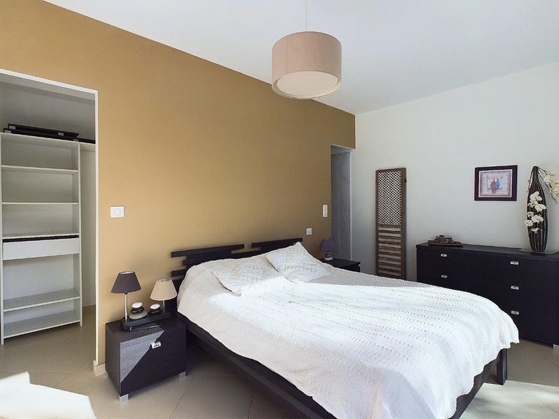 Maison - 270 m² - 11 pièces