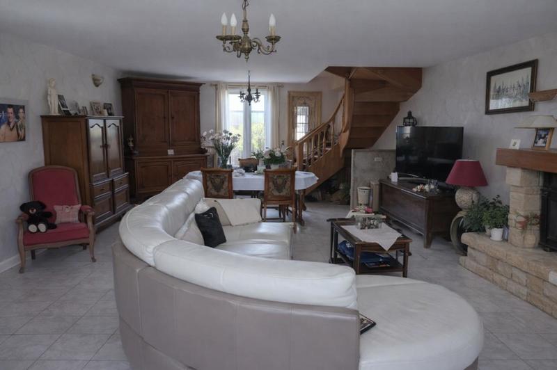 Maison - 234 m² - 6 pièces