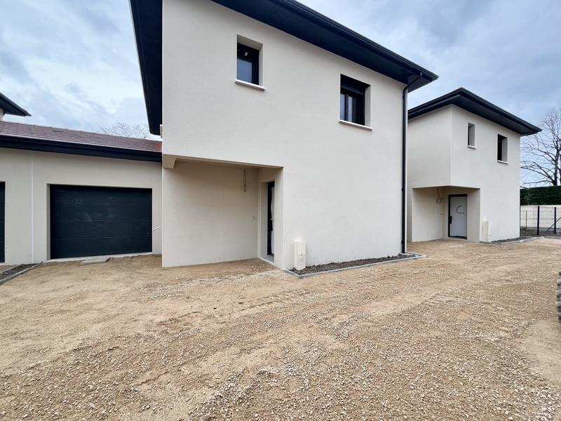 Maison - 96 m² - 4 pièces