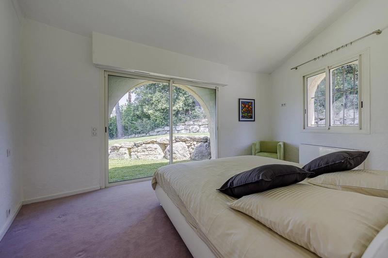 Maison - 540 m² - 10 pièces