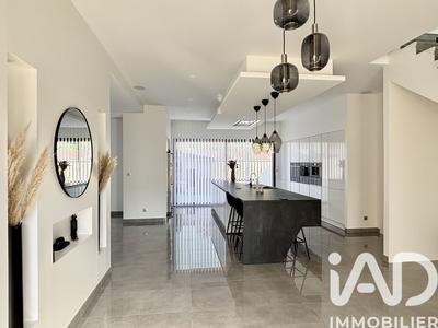 Maison - 185 m² - 6 pièces