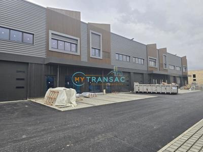 Local d'activités - 239 m²