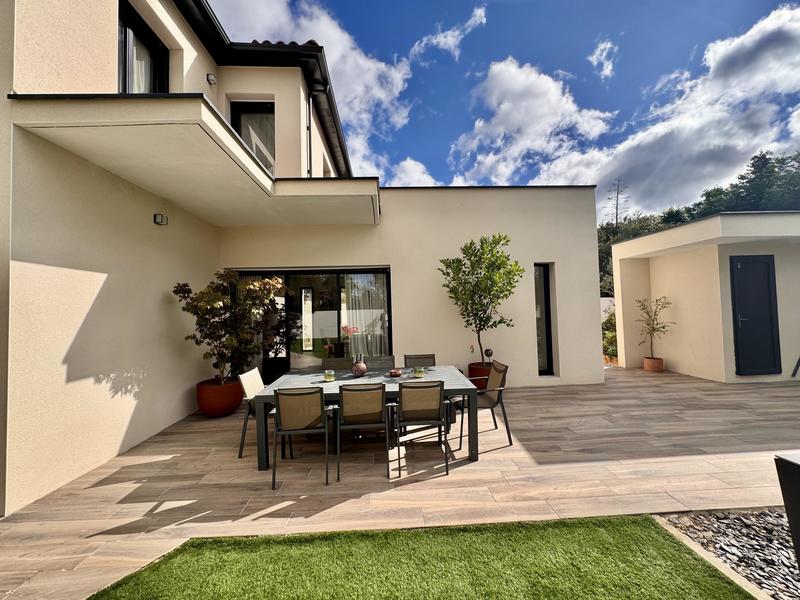 Maison contemporaine - 143 m² - 5 pièces