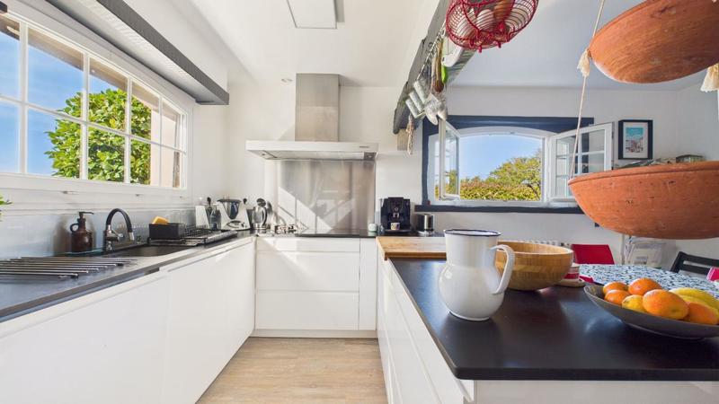 Maison - 199 m² - 6 pièces