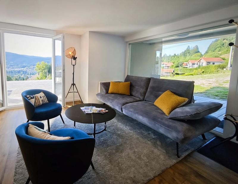 Maison - 254 m² - 10 pièces