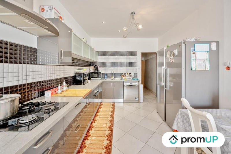 Maison - 170 m² - 20 pièces