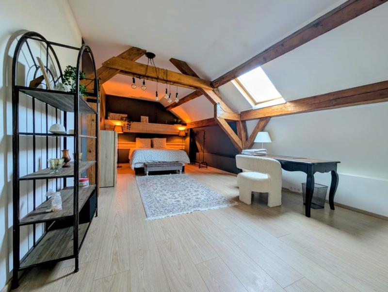 Appartement - 202 m² - 6 pièces