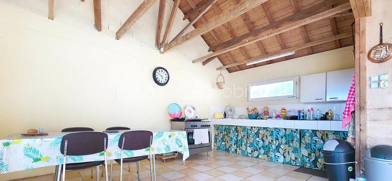 Maison - 200 m² - 4 pièces