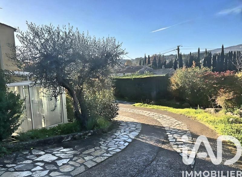 Maison - 147 m² - 6 pièces