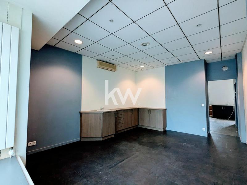 Local commercial - 106 m² - 5 pièces