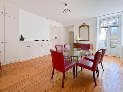 Appartement bourgeois - 113 m² - 5 pièces