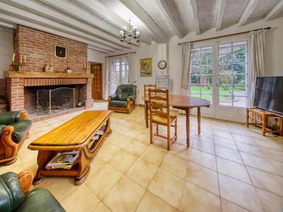 Pavillon - 210 m² - 7 pièces