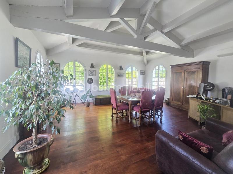 Maison d'architecte - 220 m² - 6 pièces