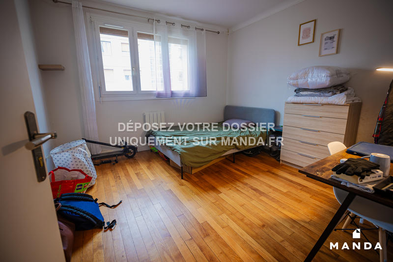 Chambre - 13 m² - 5 pièces