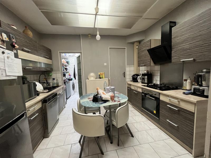 Maison - 83 m² - 6 pièces